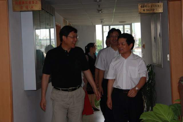 任澤民走訪省委會(huì)機(jī)關(guān)